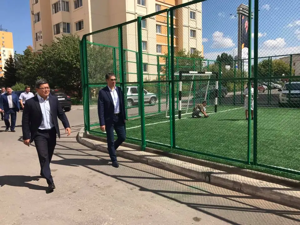 Астана әкімі орынбасарларын ертіп елорданы автобуспен аралады