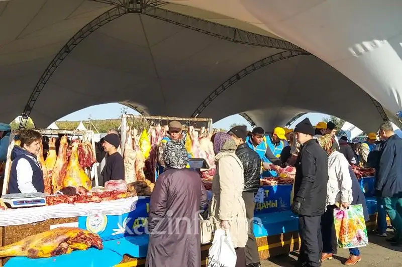 ەلورداداعى جارمەڭكە: قاراعاندى وبلىسىنان 600 توننادان استام ءونىم اكەلىندى