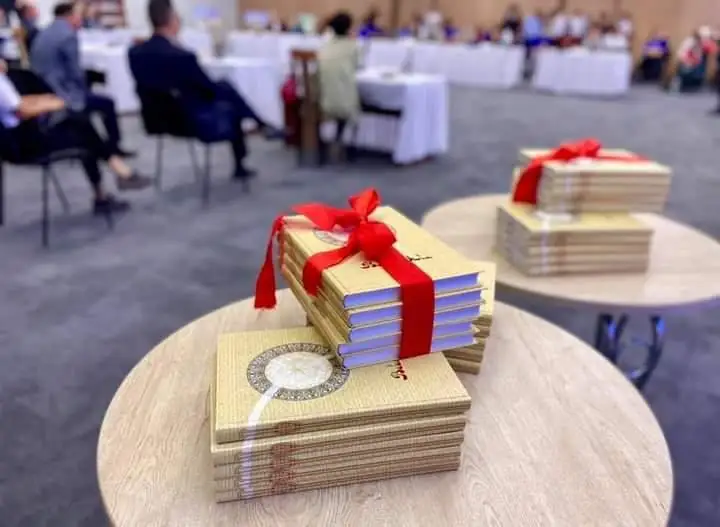 اتىراۋدا «بەكەت اتا» كىتابى اعىلشىن تىلىندە جارىق كوردى