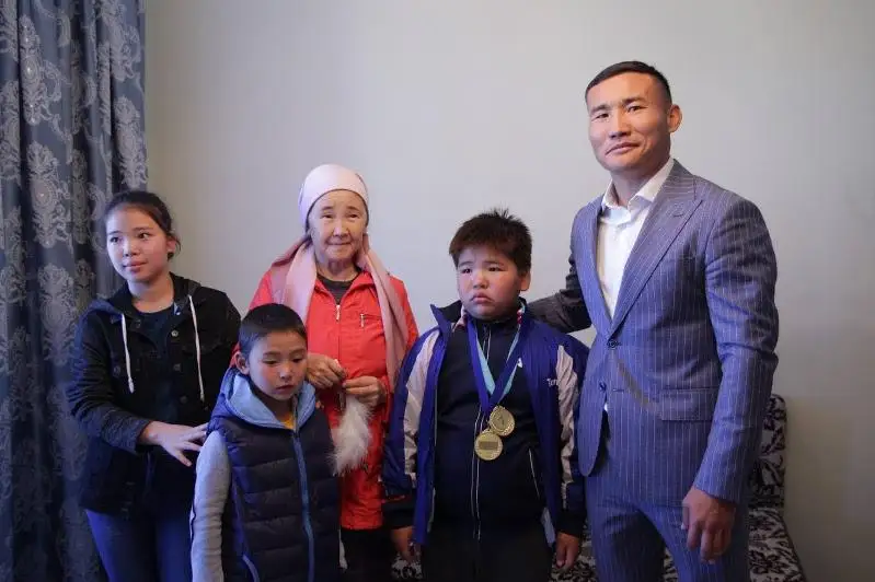 قانات يسلام كوپبالالى اناعا ەلوردادان باسپانا سىيلادى