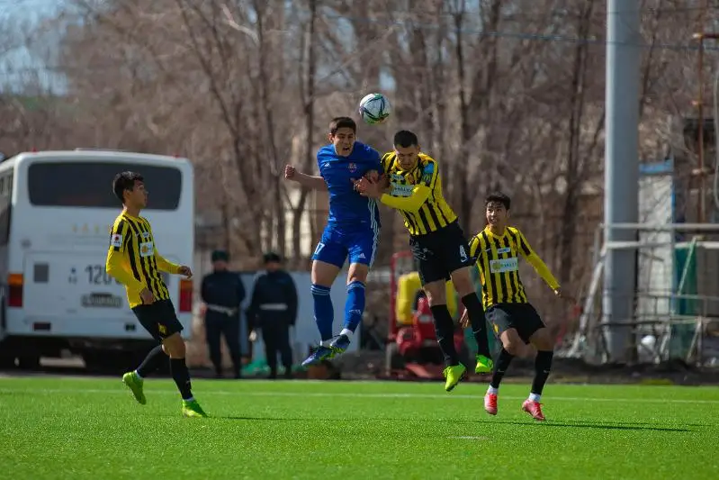 Fýtbol: «Aqjaıyq» pen «Qaırat» teń tarqasty