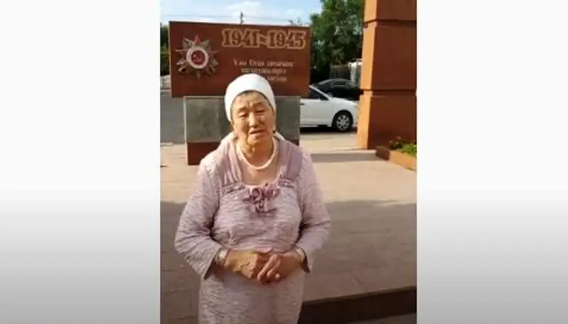 كوروناۆيرۋستى بىرگە جەڭەمىز - الماتىنىڭ ارداگەرلەرى ەلباسىنىڭ تەزىرەك ساۋىعىپ كەتۋىن تىلەدى