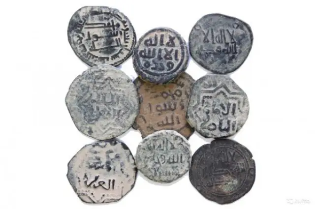 مۇسىلمانداردىڭ ەڭ العاشقى تيىندارىنا ايات جازىلعان ەدى