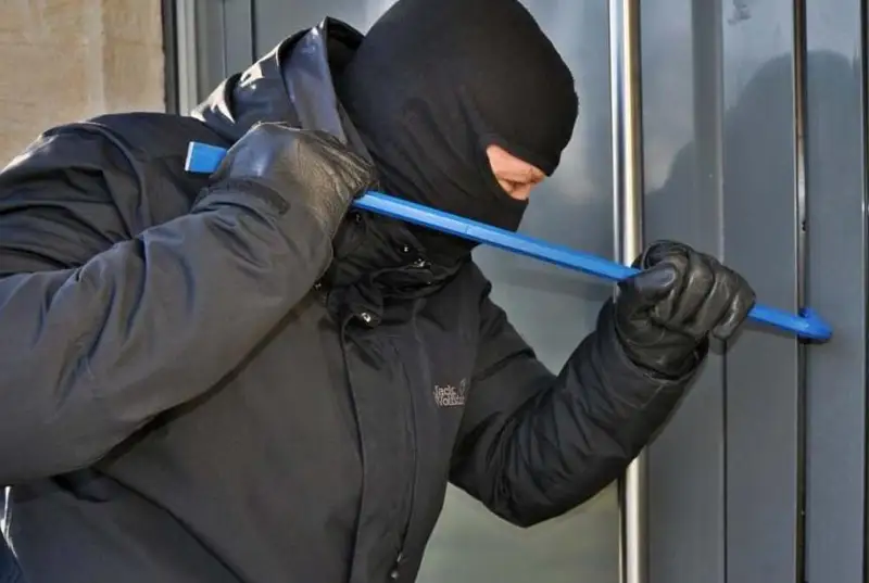 Лже-полицейский оказался серийным домушником