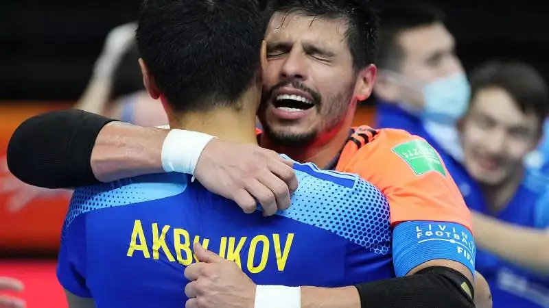 فۋتزالدان قازاقستان قۇراماسىنىڭ قاقپاشىسى قازاقستاندىقتارعا ۇندەۋ جاسادى