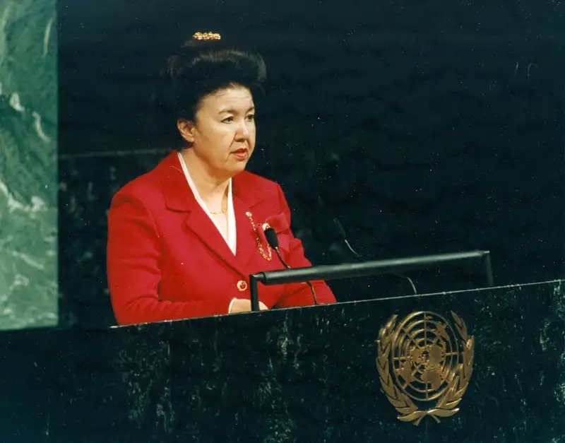 قازاقتان شىققان تۇڭعىش ەلشى ايەل