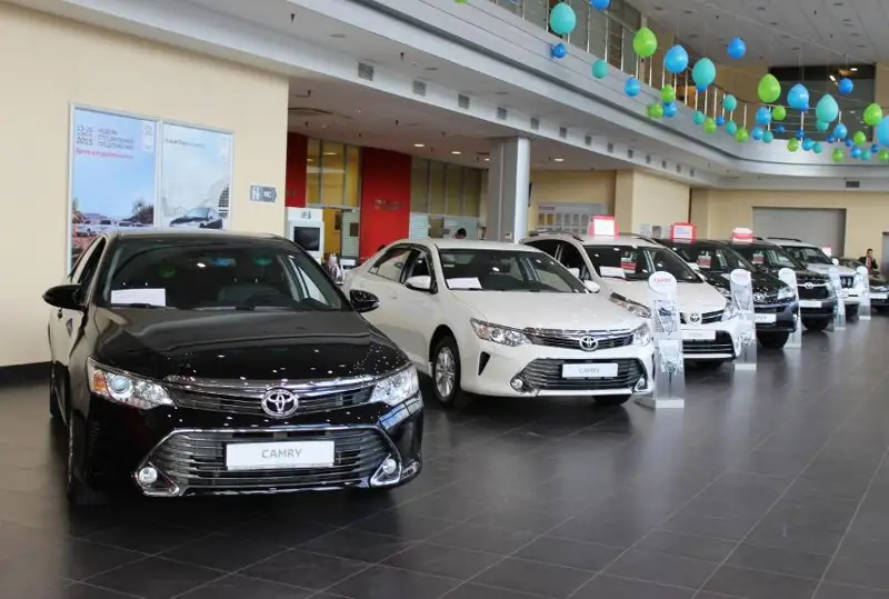 Продажи каких марок машин заканчиваются в автосалонах Казахстана