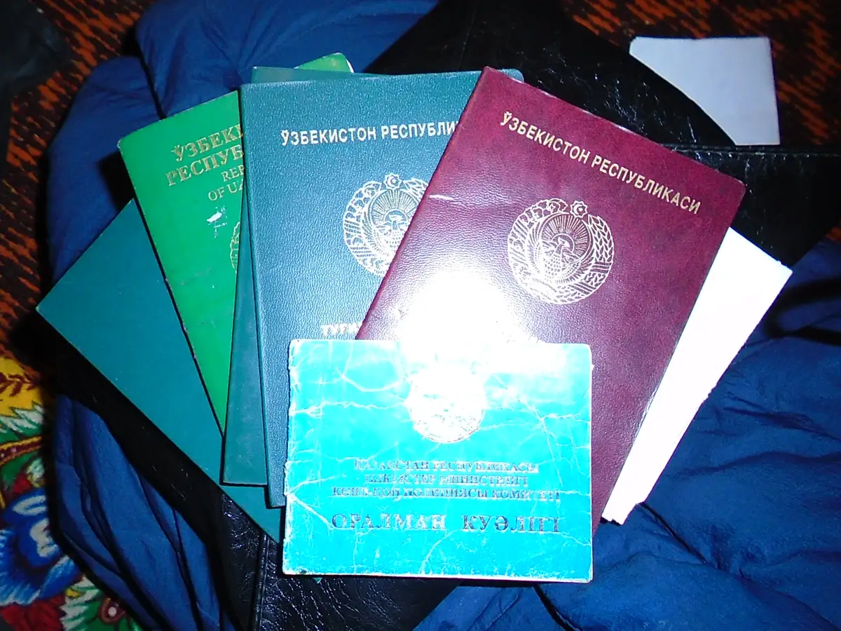 Ақтөбеде кәмелетке толмаған қыз үш сіңілісін өзі бағып отыр