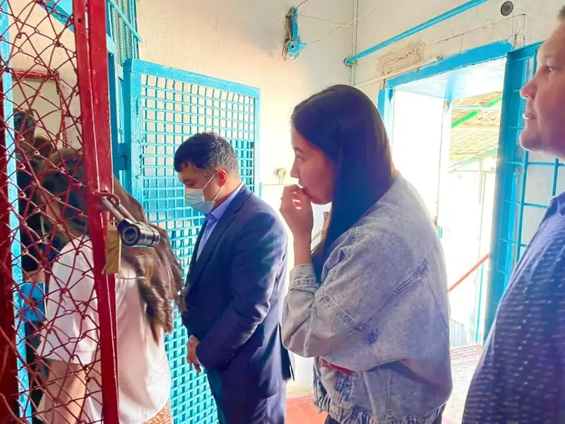 Жамбылским чиновникам показали условия содержания осужденных коррупционеров