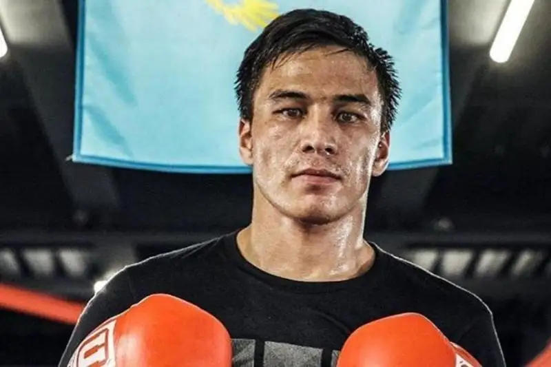 باتىر جۇكەمبايەۆ مەكسيكالىق بوكسشىمەن كەزدەسەدى