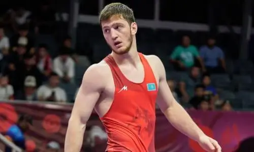 Казахстан завоевал второе золото на ЧМ по борьбе до 17 лет