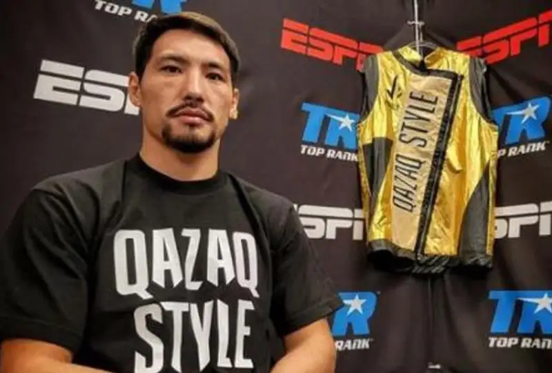 Жанибек Алимханулы получил пояс чемпиона мира