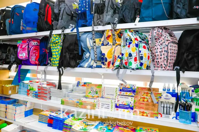 Дорога в школу: более 1 500 жамбылских детей получили спонсорскую помощь