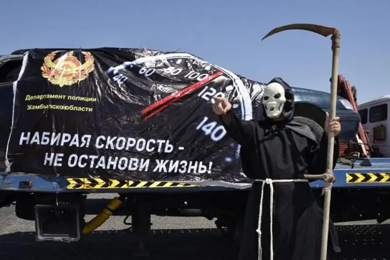 Шоковую терапию устроили полицейские для жамбылских водителей