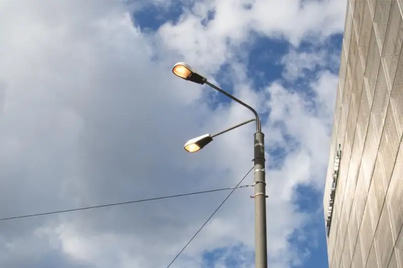 Фонари были включенными днем из-за плановых работ в столице