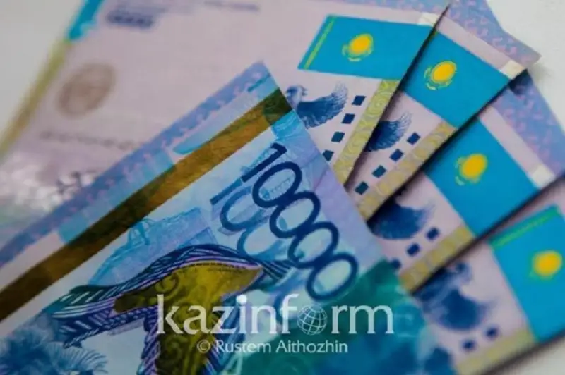 Elordanyń búkil kommýnaldyq mekemelerinde jalaqy ósti
