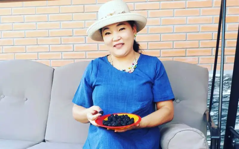 تىرناقتارى سوياۋداي، شاشتارى قىپ-قىسقا: جانار ايجانوۆا قازاقتىڭ ەنەلەرىن سىناپ تاستادى