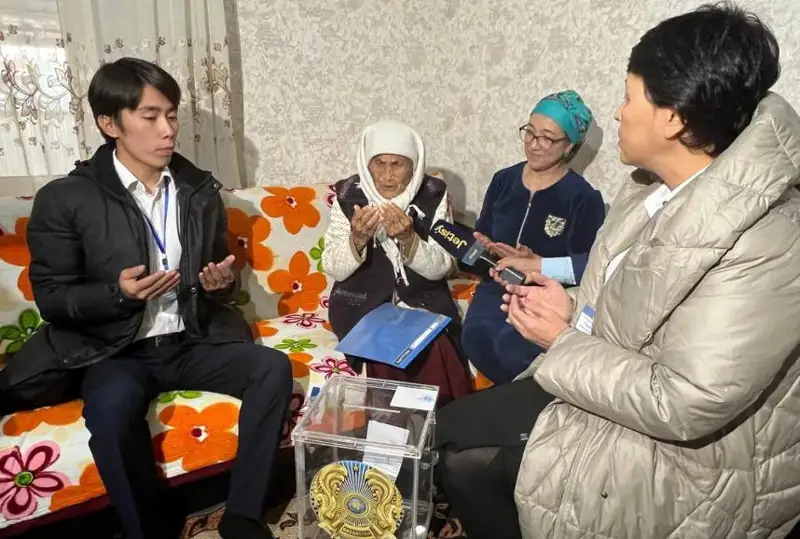 Одна из самых пожилых жительниц Казахстана проголосовала на выборах в Алматинской области