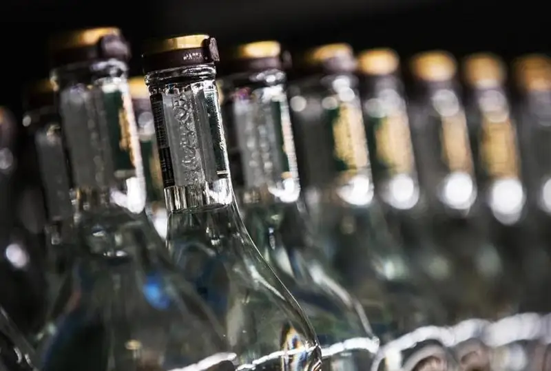 Qazaqstanǵa tez pisetin kespeniń ornyna 25 myń bótelke araq kirgizbek boldy