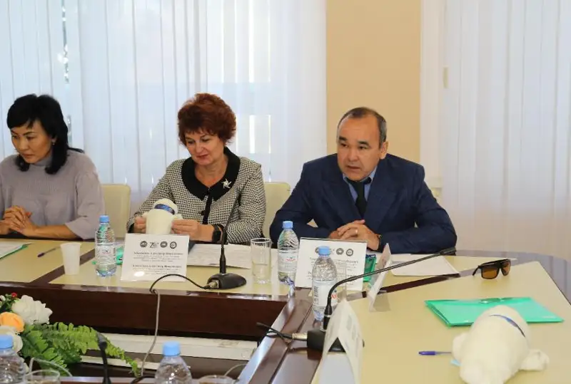 ShQO Dostyq úıiniń ókilderi etnosaralyq túıtkildi máselelerdi sheshý joldaryn zerdeledi