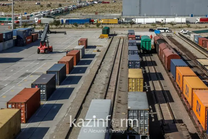 QTJ bazasynda Iran, Ázerbaıjan, Grýzııa, Túrkııa porttarynan temirjol termınaldyq jelileri qurylady