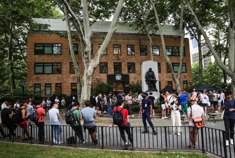 Десятки тысяч доз вакцины против оспы обезьян распределят по штатам в США