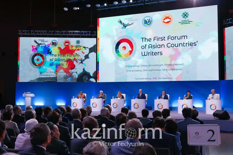 ادەبيەتىمىزدىڭ اسقار شىڭعا شىعۋى ۇلى ابايدىڭ دانالىق بولمىسىمەن تىعىز بايلانىستى - توقايەۆ