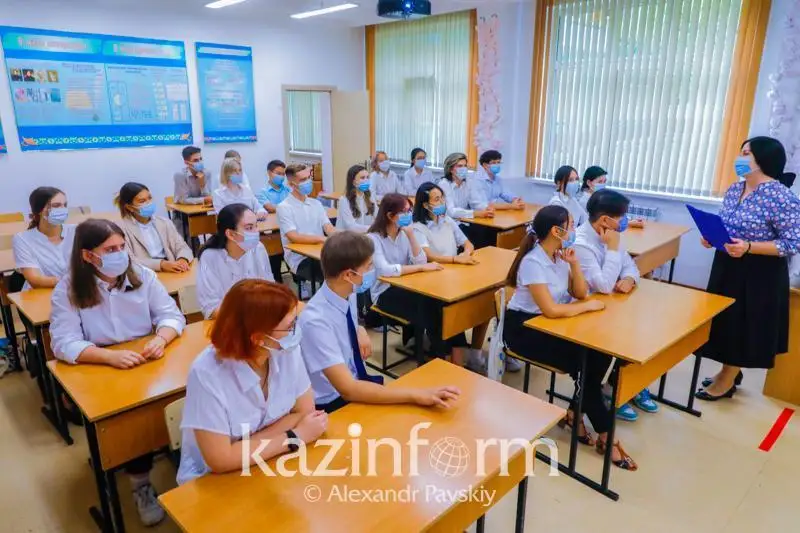 مۇعالىمدەردى قولداۋ ساياساتىن جالعاستىرا بەرەمىز – پرەزيدەنت