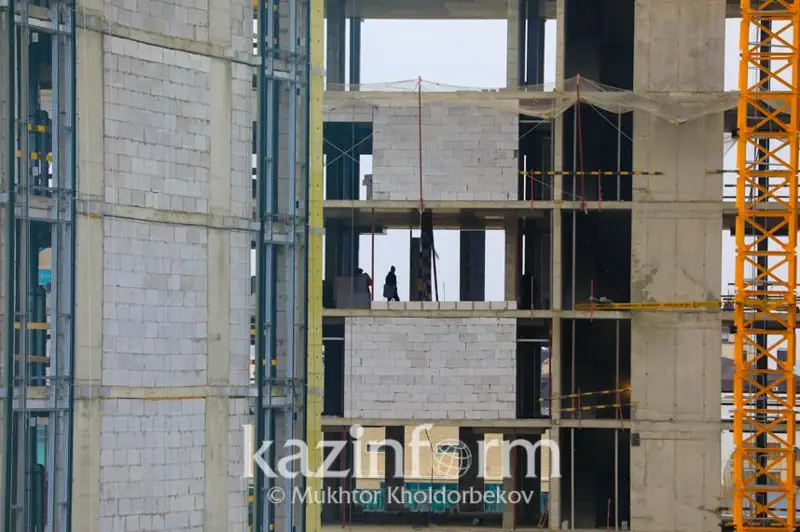 Úsh megapolıste jastar úshin 12 myń páter salynady