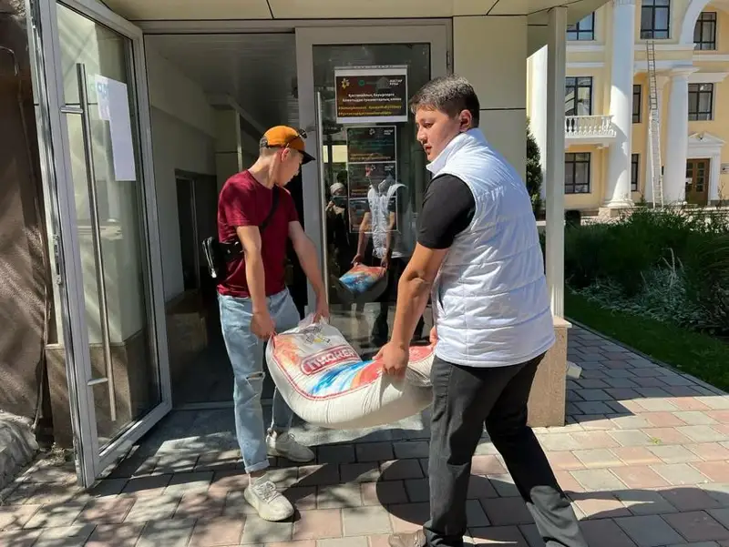Almatylyqtar Qostanaı oblysynda órtten zardap shekkenderge kómek jınaýǵa kiristi