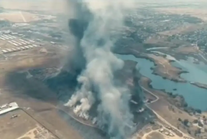 Пожар произошел в районе Первомайских прудов близ Алматы