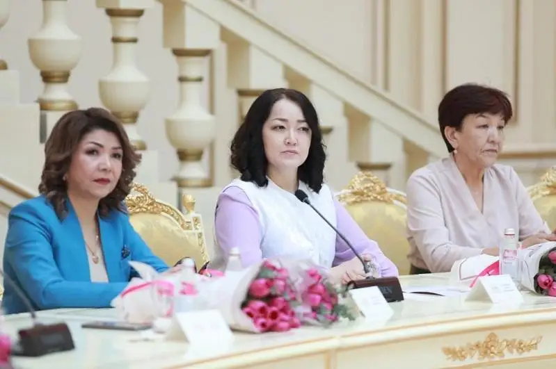 Женщин-ветеранов тыла поздравили в Атырау