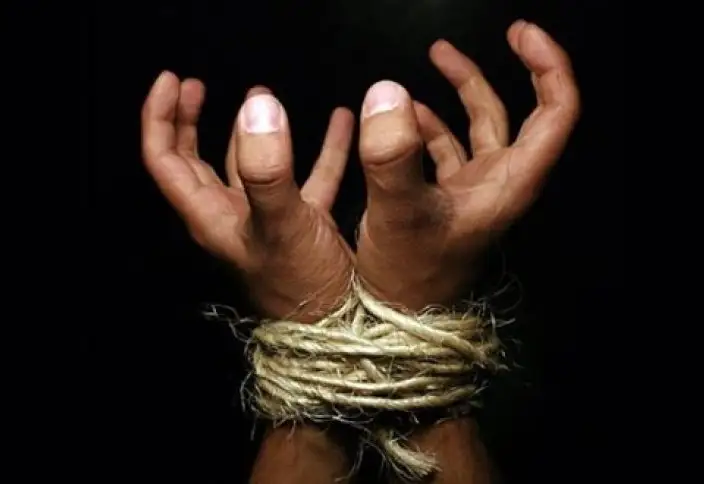 ءالى كۇنگە ادامدار قۇلدىققا جەگىلەتىن 8 سالا