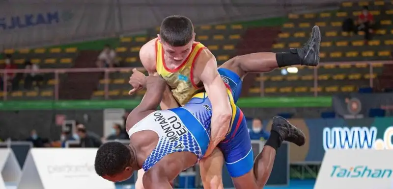 كۇرەس تۇرلەرىنەن يتاليا تۋرنيرىنىڭ العاشقى كۇنى: قازاقستان قورجىنىندا - 7 مەدال