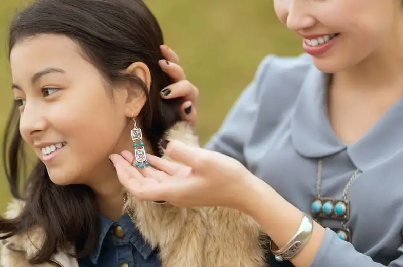 «قۇلاعىڭا التىن سىرعا» دەگەن ءسوز تىركەسىنىڭ تاريحى