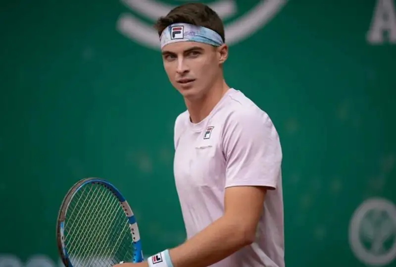 Казахстанец потерпел поражение на старте турнира в Тулузе