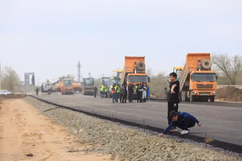 Ремонт республиканских дорог возобновили в Актюбинской области