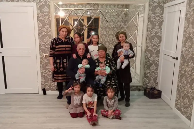 Сайрамда екі егіз, бір үшемді өмірге әкелген ерекше отбасы тұрады