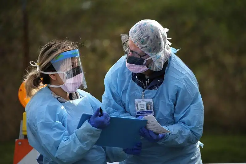 الەمدە ءبىر تاۋلىكتە ءجۇز مىڭداي ادامنان كوروناۆيرۋس انىقتالعان