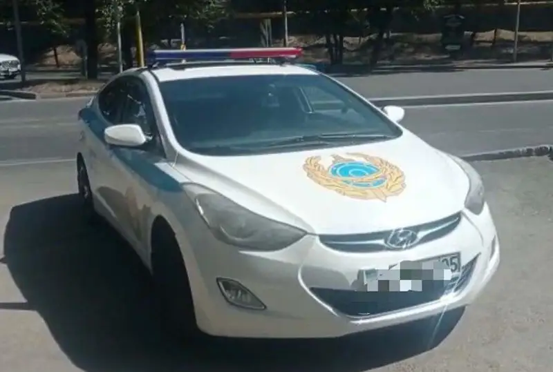 Бутафорная полицейская машина задержана в Алматы