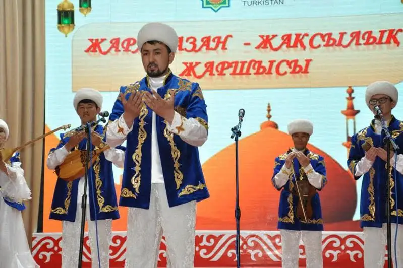 Túrkistan oblysynda jarapazan aıtýdan jarys ótti