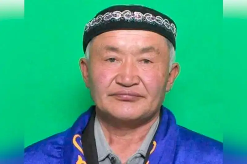 كومەيمەن ءان ايتۋ جانىڭدى تىنىشتاندىرادى- بايان- ولگەيدە تۇراتىن ونەرپاز