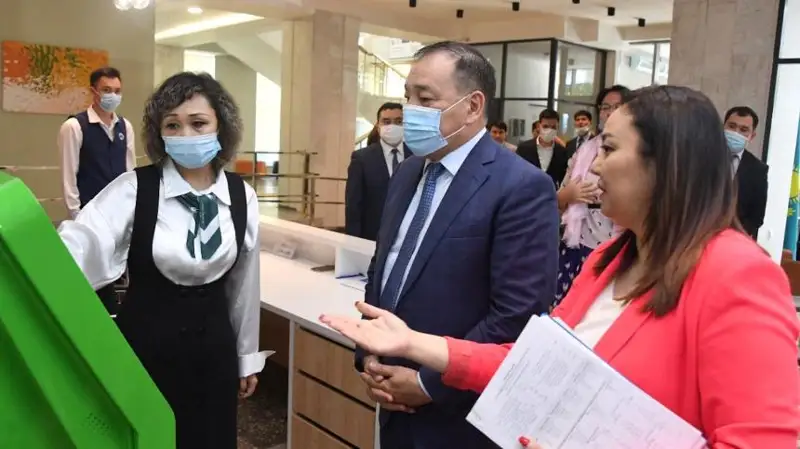 Дом социальных услуг посетил Ералы Тугжанов в Алматы