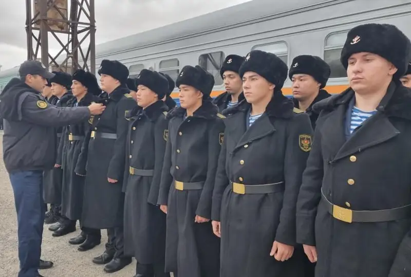 Новобранцы прибыли в Военно-морские силы Казахстана