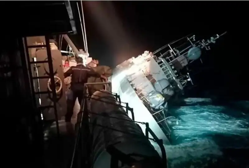 31 моряк пропал без вести при крушении корабля ВМС Таиланда