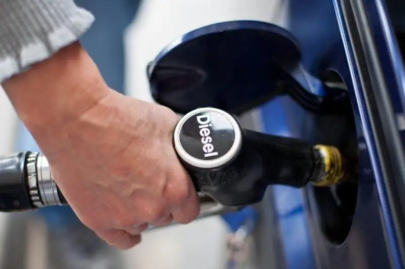 Потребление дизтоплива ежемесячно растет на 120 тыс. тонн из-за низких цен - министр энергетики