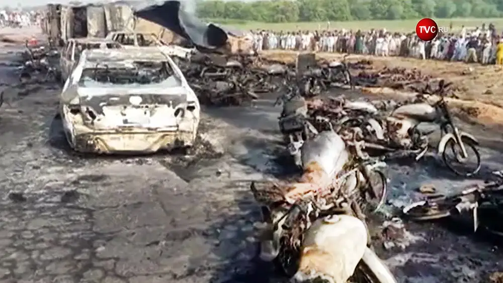 Пәкістанда 150-ге жуық адам тірідей жанып кетті