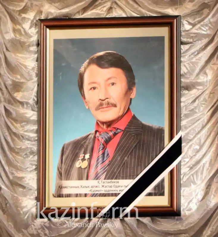 Қазақ мойнындағы тұмарынан айырылды - Асанәлі Әшімов