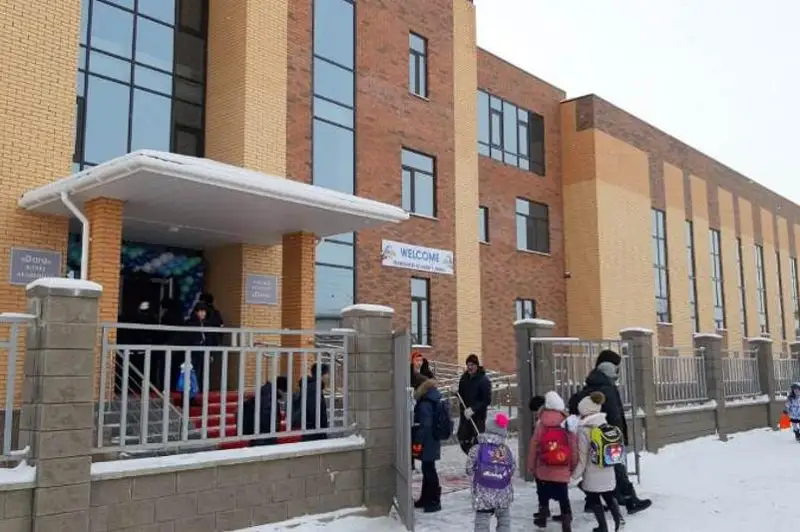 قوسشى كەنتىندە 600 ورىندىق جاڭا مەكتەپ- ليسەي اشىلدى