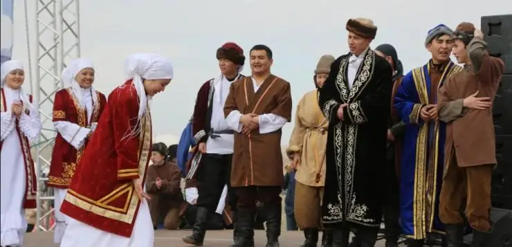 قازاق ايەلدەرى نە ءۇشىن سالەم سالادى؟